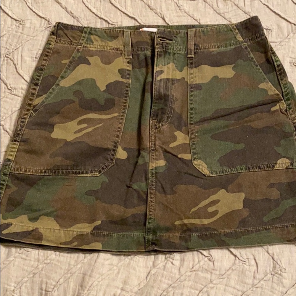 Sundry camouflage utility skirt with star
